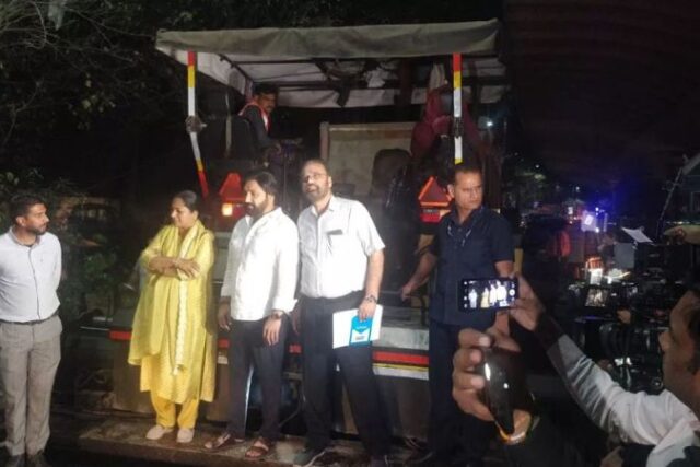 CM Rekha Gupta Conducts Midnight Road Inspection